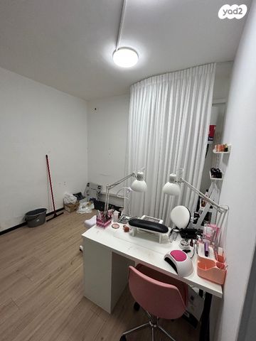 חנויות/ שטח מסחרי, השייטים 10, רובע ד', אשדוד