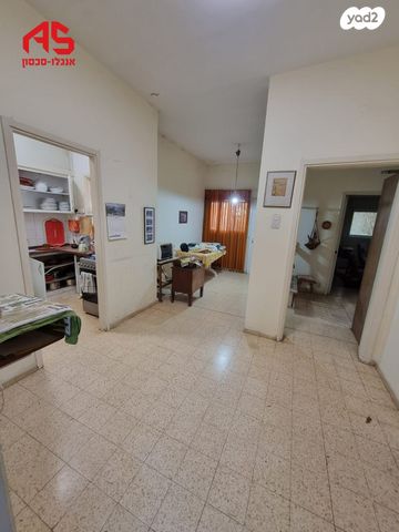 דו משפחתי, יגאל, בית אליעזר, חדרה