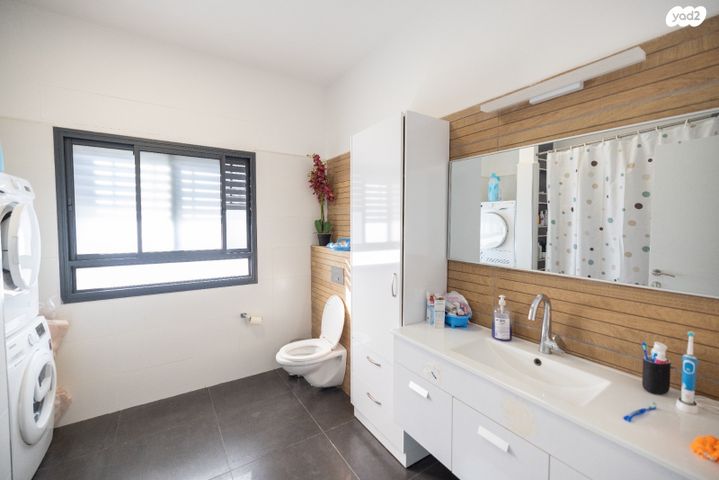 דו משפחתי, עתלית