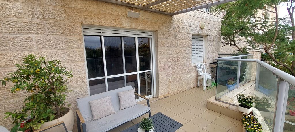 דירה, ירח אב 17, הכרמים, מודיעין מכבים רעות