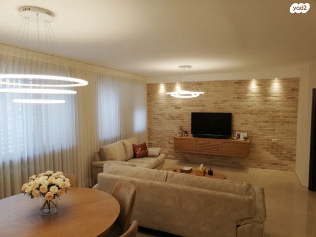 בנימין מינץ 26