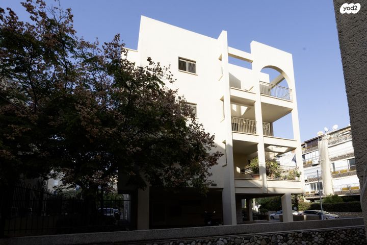 הרצליה הירוקה, נווה עובד