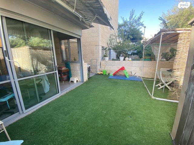 שדרות הנשיא השישי 