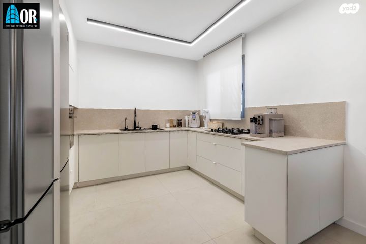 דירה, דרך ששת הימים, רחובות הצעירה, רחובות