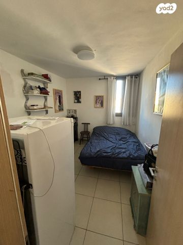 ח.מ. שפירא 42