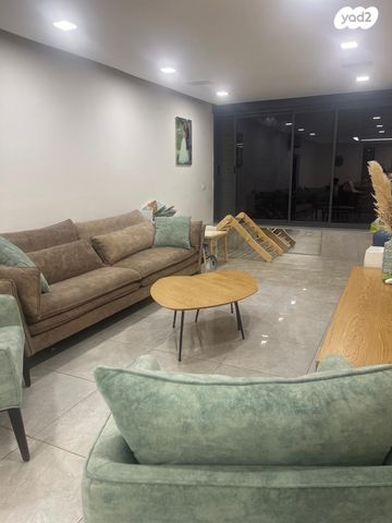 טרומפלדור 25