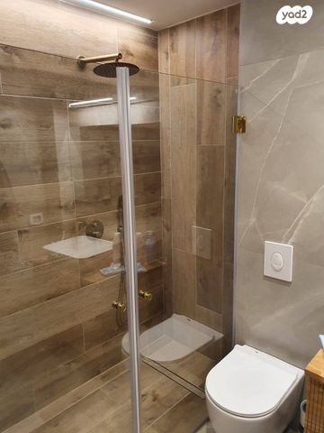 דירה, דודו דותן, עיר ימים, נתניה