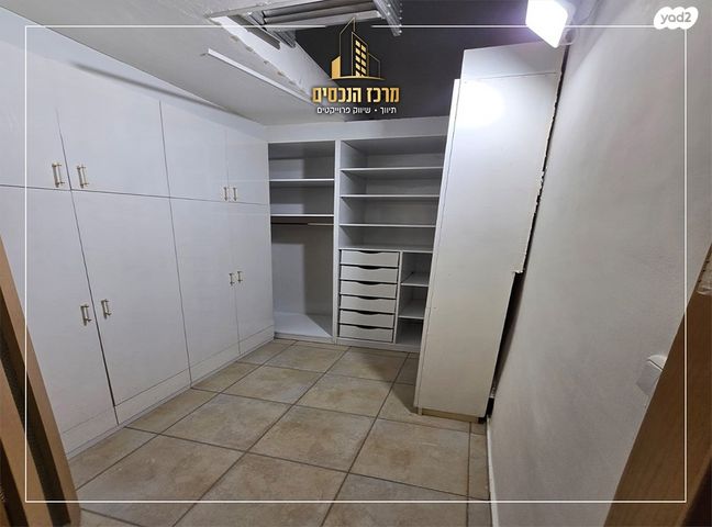 דירת גן, נחום אהרנפלד, פסגת זאב, ירושלים