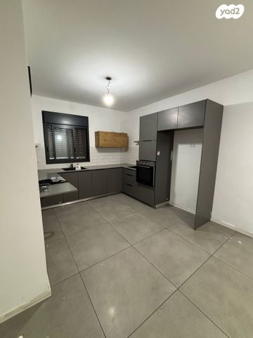 גג/ פנטהאוז, דרך עכו חיפה 150, מרכז העיר, סביניה, הוותיקה, קרית ביאליק