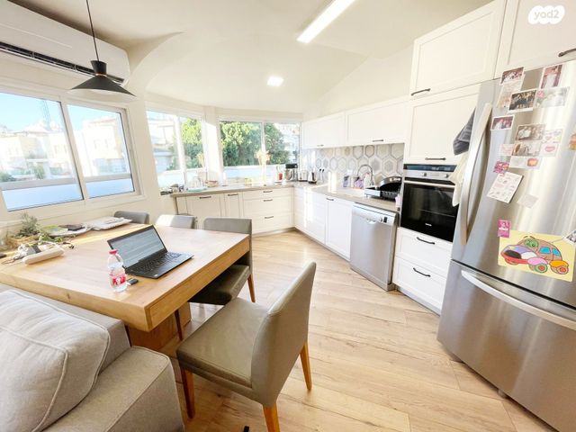 דירה, שמעון בן צבי, שטח 9, גבעתיים