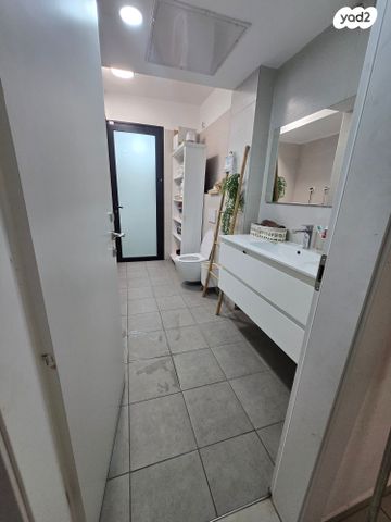 דירת גן, בית אריה / עופרים