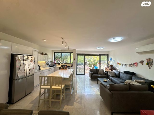 דופלקס, מודיעין מכבים רעות