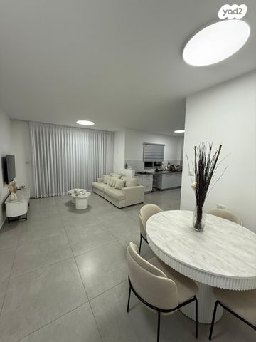 דירה, יצחק שמיר 10, נווה שרון / שער העיר, נתיבות