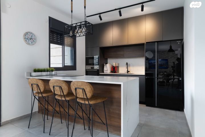 דירה, יעקב תמרי, חצרות המושבה, רחובות