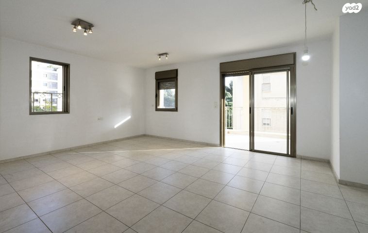 דירה, אביב, הרצליה הירוקה, נווה עובד, הרצליה