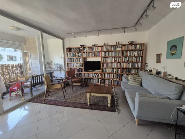 דירה, דוד אלרואי 3, קטמון הישנה, ירושלים