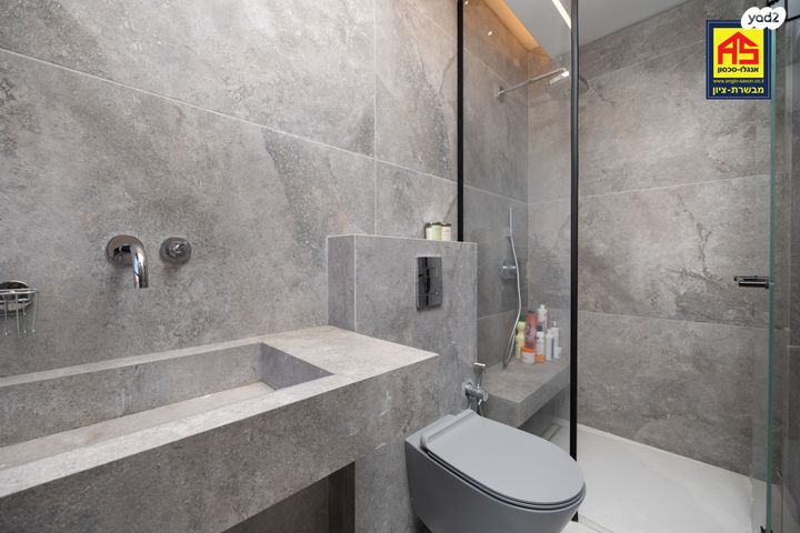 דירה, מבשרת ציון