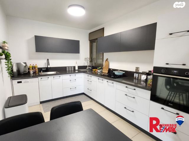 דירה, יצחק רבין 24, קרית רבין, חולון