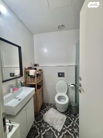 דירה, גרציאני יצחק, גני שרונה, קרית הממשלה, תל אביב יפו