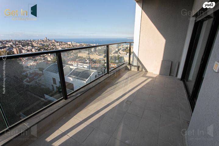 דירה, עמירם חרלף, אחוזה, חיפה