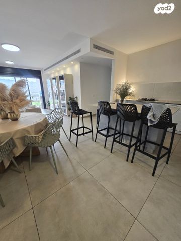 דירת גן, בית אריה / עופרים