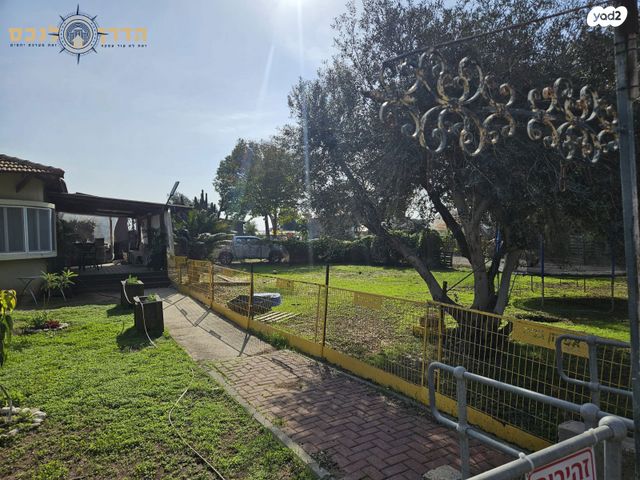 משק חקלאי/ נחלה, שדרות הכורמים, ערוגות, ערוגות