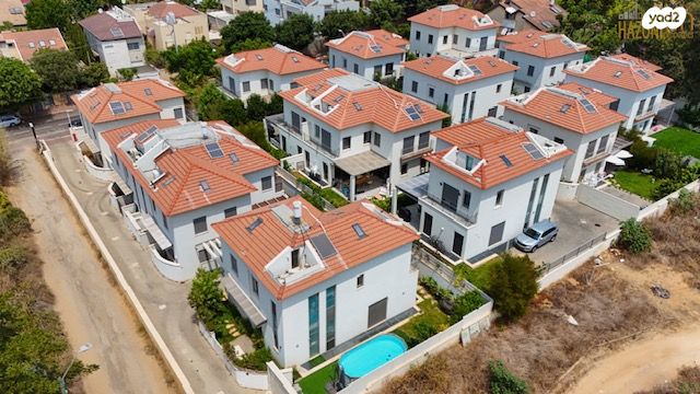 דו משפחתי, פרדס משותף, רעננה