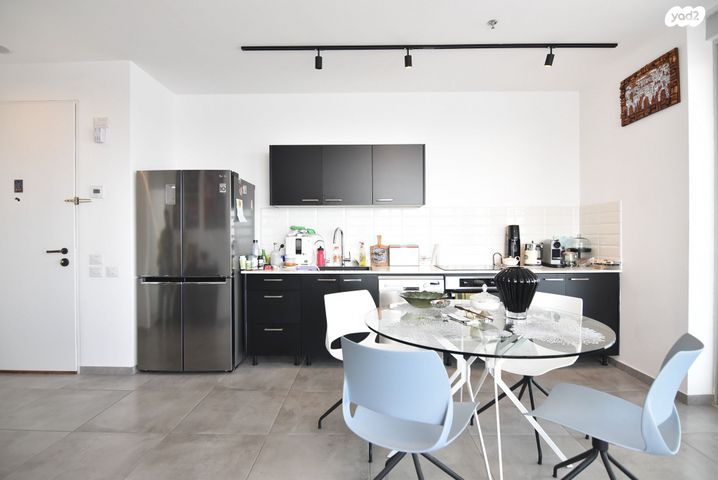 דירה, גרציאני יצחק, גני שרונה, קרית הממשלה, תל אביב יפו