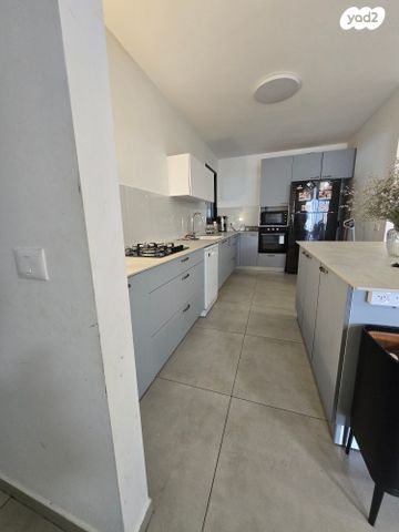 דירת גן, בית אריה / עופרים