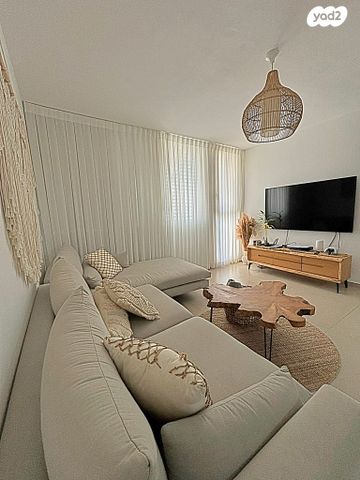 דירה, נווה אלון, ב' / צפון מערב העיר, רחובות