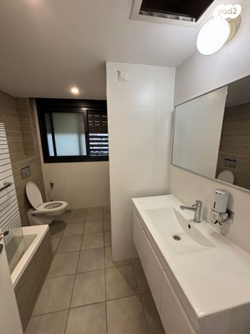 גג/ פנטהאוז, דרך עכו חיפה 150, מרכז העיר, סביניה, הוותיקה, קרית ביאליק