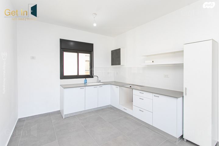 דירה, עמירם חרלף, אחוזה, חיפה