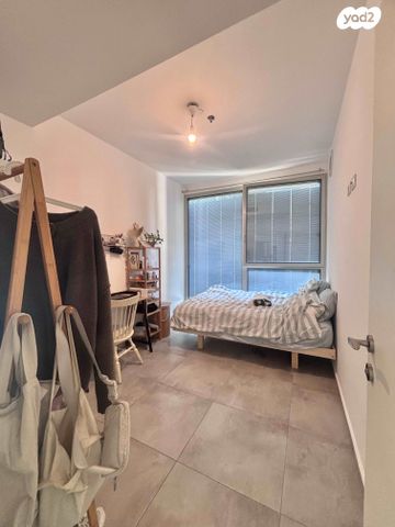 דירה, גרציאני יצחק, גני שרונה, קרית הממשלה, תל אביב יפו