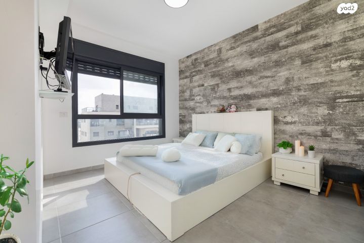 דירה, יעקב תמרי, חצרות המושבה, רחובות