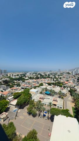 דירה, רמב"ם 5, רמב"ם, טירת כרמל