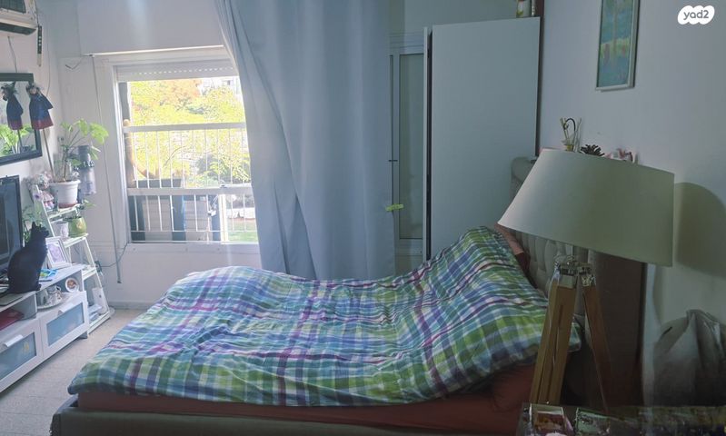 דירה, סמטת התפוז, אושיות, רחובות