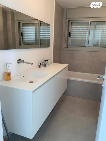 דירה, פרנץ קפקא 3, המשתלה, תל אביב יפו