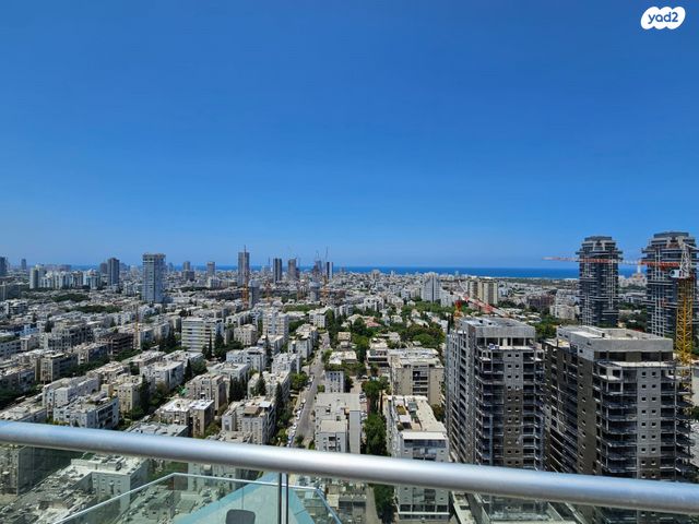 גג/ פנטהאוז, ניסים אלוני, צמרות איילון, פארק צמרת, תל אביב יפו