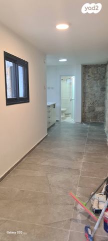 אבן גבירול 30