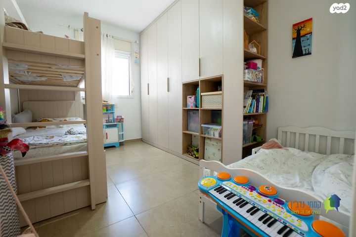 דירה, צלילי חנינא, ניר אביב, תל אביב יפו