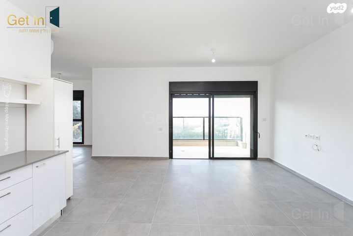 דירה, עמירם חרלף, אחוזה, חיפה