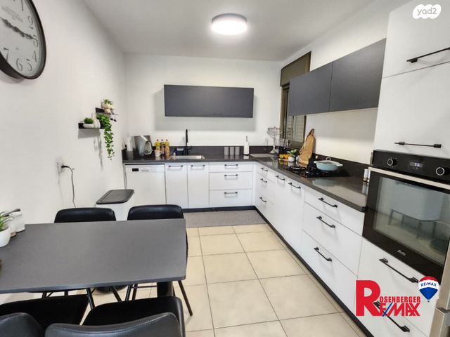 דירה, יצחק רבין 24, קרית רבין, חולון