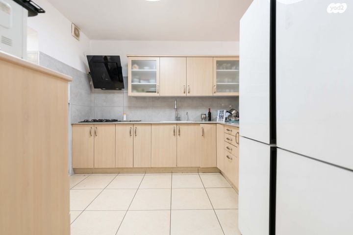 דירה, שמעון בן צבי 30, שטח 9, גבעתיים