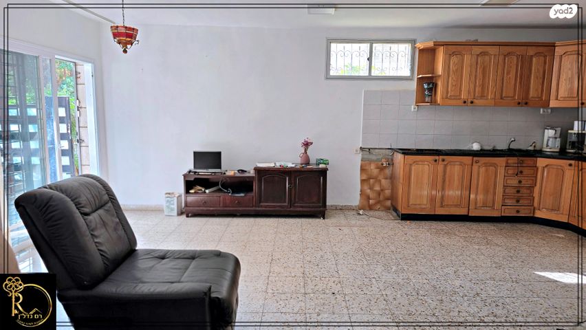 דירת גן, הנחלים, הנחלים, מעלה אדומים