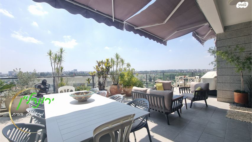 חצרות המושבה