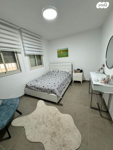 דו משפחתי, בנימין, האגרוף, עכו