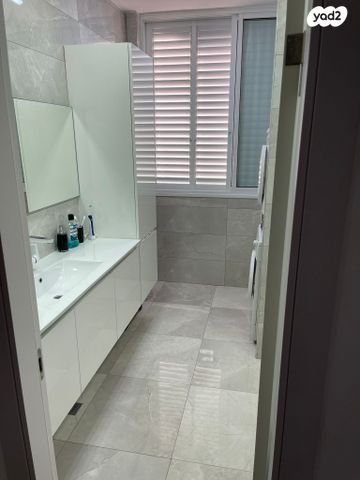 דירה, קיבוץ גלויות 14, רסקו ב', חולון