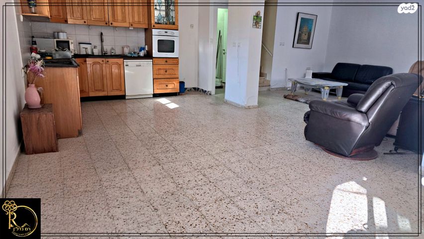 דירת גן, הנחלים, הנחלים, מעלה אדומים