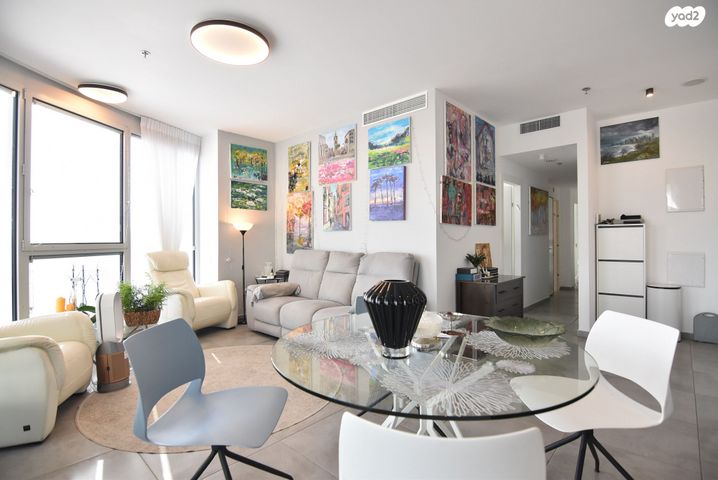 דירה, גרציאני יצחק, גני שרונה, קרית הממשלה, תל אביב יפו