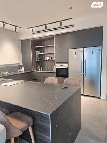 דירה, גבעת אולגה, חדרה